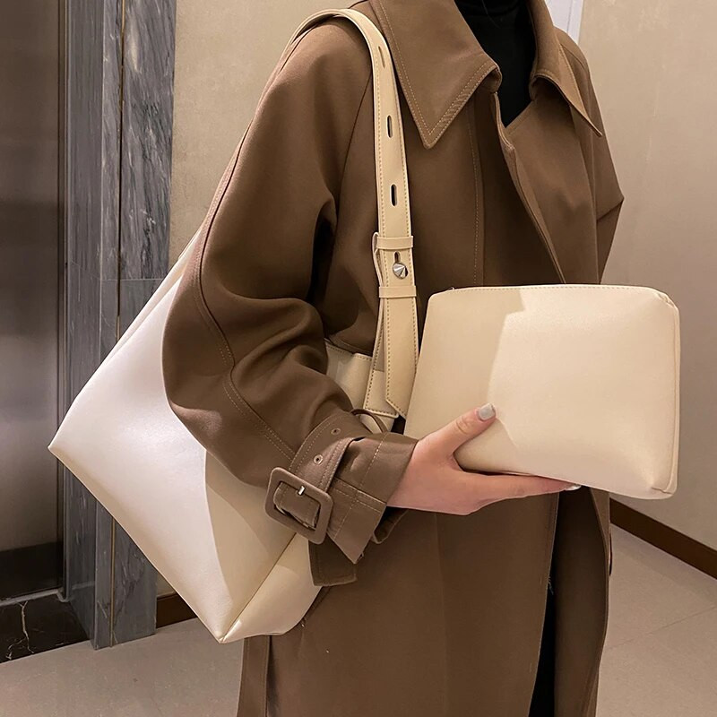 Izpārdošanas sieviešu rokassomiņas 2 gab