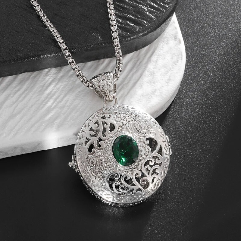 Klasikinis „Gawu Box“ inkrustuotas žalio akmens pakabukas karoliai, atidaromas aromaterapinis pakabukas, moteriški madingi papuošalai