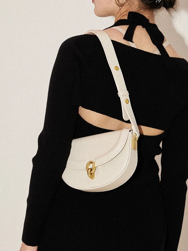 Jaunas vienkārša stila seglu krustveida somas sievietēm 2023. gada luksusa dizaineru vasaras ikdienas plecu somas Klasiski, moderni ādas somiņas