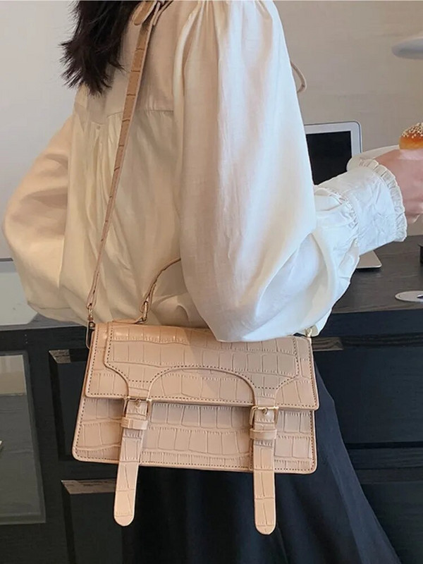 Kvaliteetsed ja trendikad naiste käekotid Luksuslikud disainiga uued Crossbody kotid Mitmevärvilised vintage vabaaja suvised nahast õlad