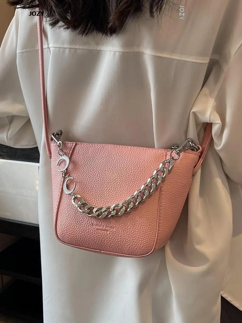 Kryžminiai krepšiai moterims Prabangus dizaineris 2023 m. vasaros mados grandinėlės rankinės Naujos madingos mažos moteriškos piniginės odinės mielos