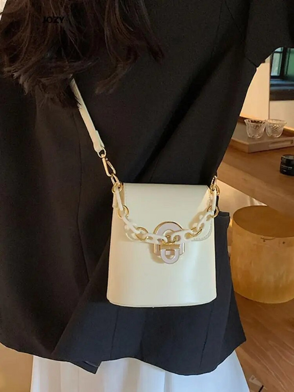 Suvine moekett Luksusliku disainiga nahast Crossbody kott 2023 Uus lihtsas stiilis väike õlg naistele vabaaja mitmekülgne käekott