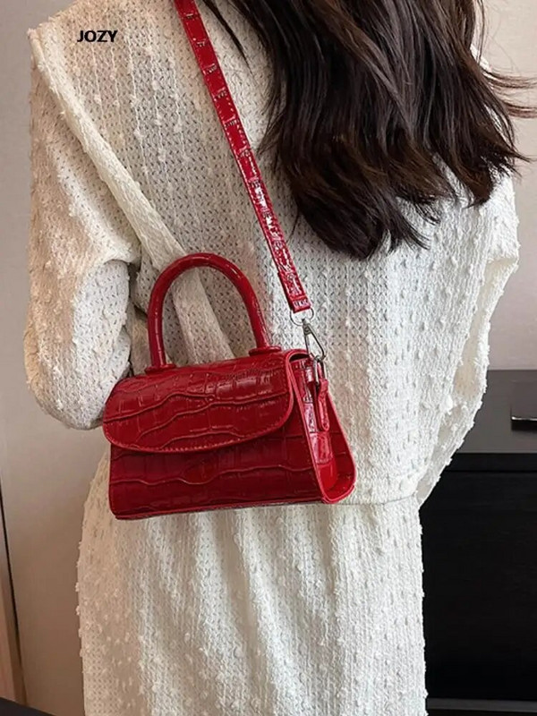 Moterims Laisvalaikis Naujos 2023 m. mažos rankinės Prabangios dizainerio vasaros universalus skersinis krepšys Madingas pečių PU oda, paprastas stilius