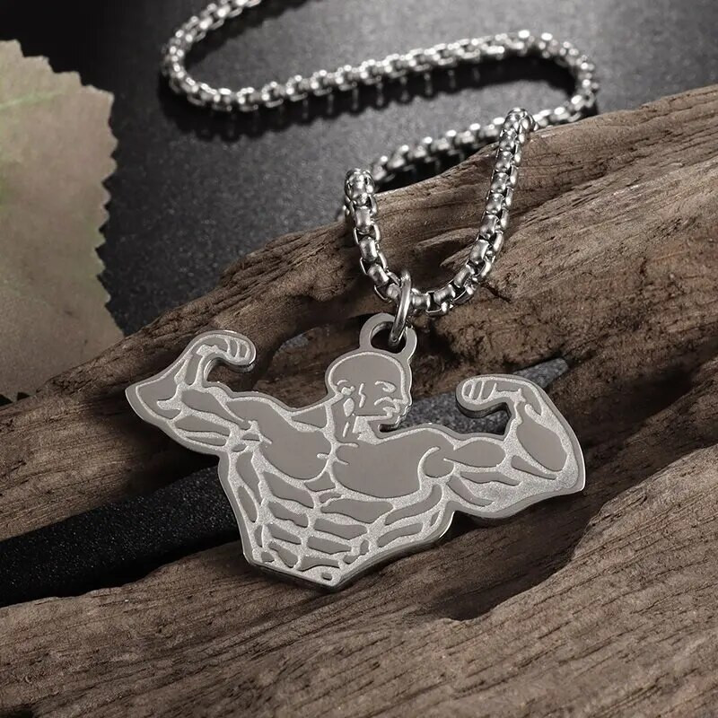 Stiprūs kultūrizmo raumenys Vyriški pakabukai ant rankų Vyriški mados tendencijos nerūdijančio plieno pakabukai, karoliai, sporto salė, sportiniai laisvalaikio papuošalai