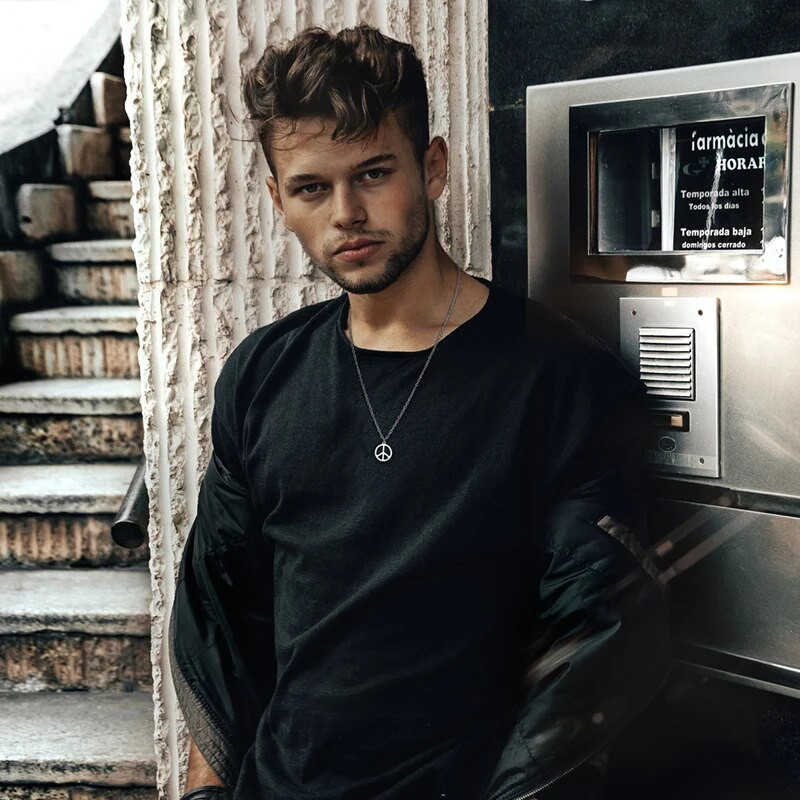 Vnox απλά περιστασιακά κολιέ για άνδρες Γυναικεία, μενταγιόν από γεωμετρικό φτερό από ανοξείδωτο ατσάλι για κέρματα, μινιμαλιστικό κολάρο Unisex