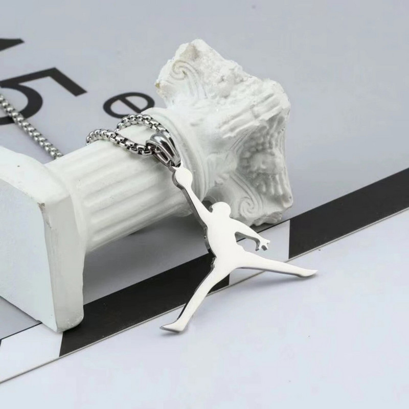 Krepšinio pakabukas plieno spalvos hiphopo madingi sportiniai titano plieno karoliai vyriški ir moteriški megztinių grandinėlė išskirtinis gimtadienis