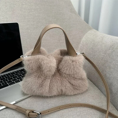 Moteriškas dirbtinio kailio pečių krepšys su PU dirželiu Lady Ruched pliušinės rankinės Pažastis Kasdienis kvadratinis Crossbody Winter