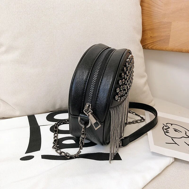 Juodas apvalus moteriškas pečių krepšys Moteriškos minkštos odinės grandinėlės, kutai, skersiniai krepšiai moterims, 2022 m. mažas sankabos krepšys