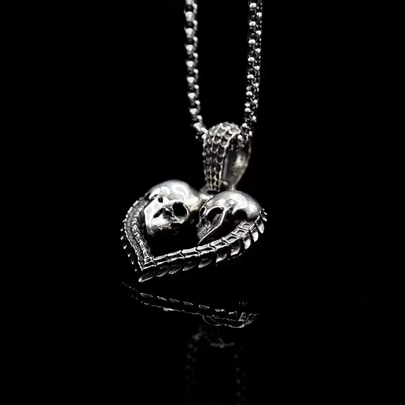 Gotikiniai romantiški dvigubos kaukolės širdies formos pakabukas vyrams ir moterims Hiphopo roko karoliai važiuojant motociklu madingi papuošalai