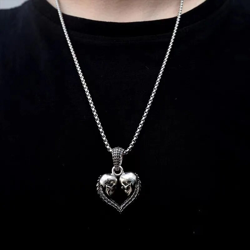 Gotikiniai romantiški dvigubos kaukolės širdies formos pakabukas vyrams ir moterims Hiphopo roko karoliai važiuojant motociklu madingi papuošalai