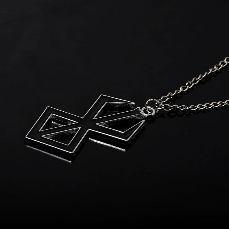 Anime Berserk Black Logo Ogrlica Guts Sword Logo Privjesci Unisex Bižuterija Dekoracija Ogrlica Rekviziti Poklon za Noć vještica