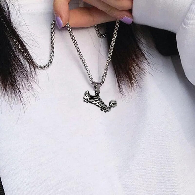 Sportiniai bateliai, futbolo kaklo papuošalai, vyriškas kaklo pakabukas