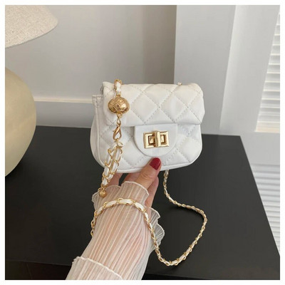 Uus suvemood Trendikas Crossbody kott Lihtne vabaaja väike kandiline kott Naiste õrn elegantne rombikujuline lukuga pandlaga naiste kott