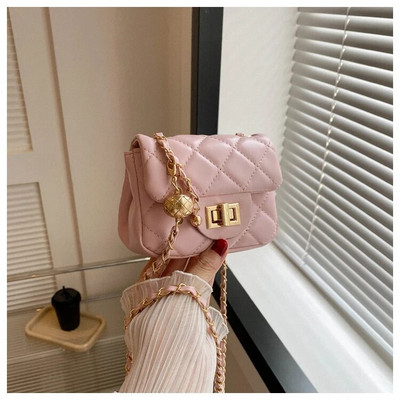 Uus suvemood Trendikas Crossbody kott Lihtne vabaaja väike kandiline kott Naiste õrn elegantne rombikujuline lukuga pandlaga naiste kott