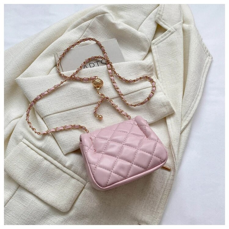 Uus suvemood Trendikas Crossbody kott Lihtne vabaaja väike kandiline kott Naiste õrn elegantne rombikujuline lukuga pandlaga naiste kott