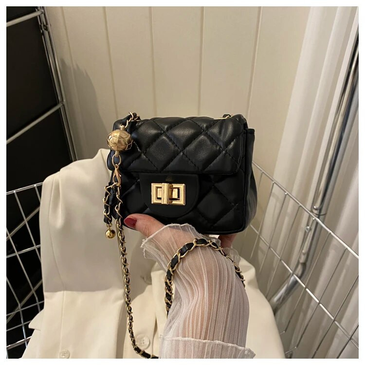 Uus suvemood Trendikas Crossbody kott Lihtne vabaaja väike kandiline kott Naiste õrn elegantne rombikujuline lukuga pandlaga naiste kott