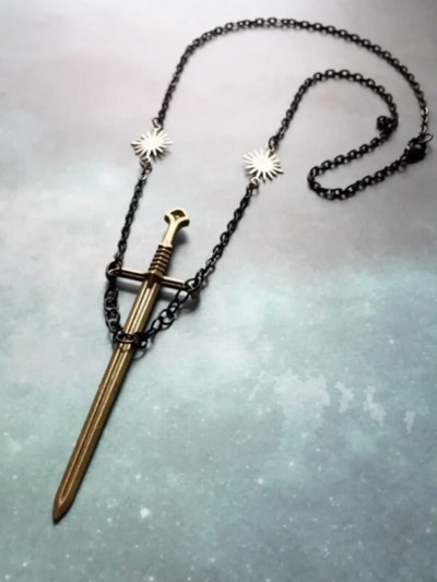 Ogrlica Valkira Gotički mač Ogrlica Bodež Retro Punk Sunčani privjesak Modni novi popularni neogotički ratnički nakit za Božić