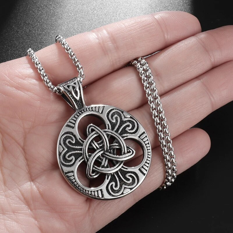 Vintažinės mados Odin Celtics mazgo pakabukų karoliai vyrams kasdieniai punk klasikiniai vikingų papuošalai Odin Trejybės vakarėlio karoliai Dovana