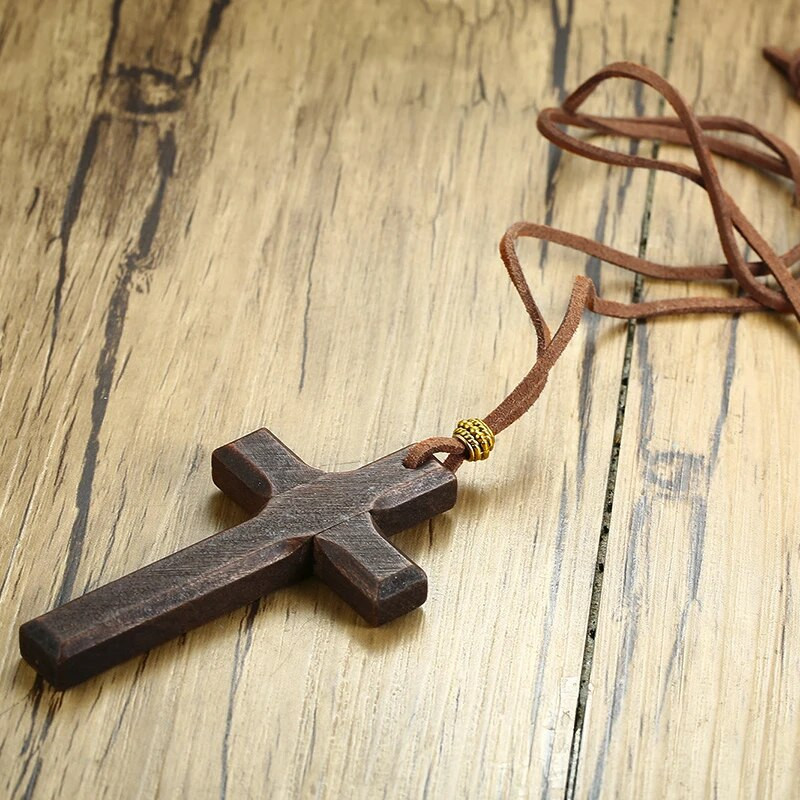 Ανδρικό Ξύλινο Σταυρό Μενταγιόν σε Κολιέ από κορδόνι