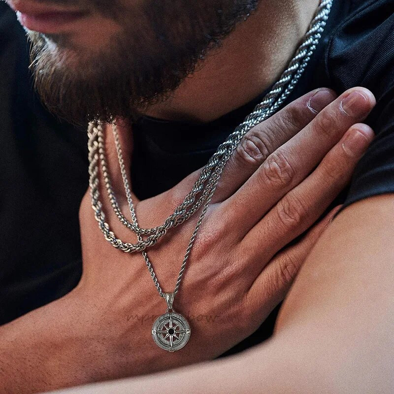 Meeste kompassi ripatsiga kaelakeed põhjatähe keskel, veekindel roostevabast terasest geomeetriline krae