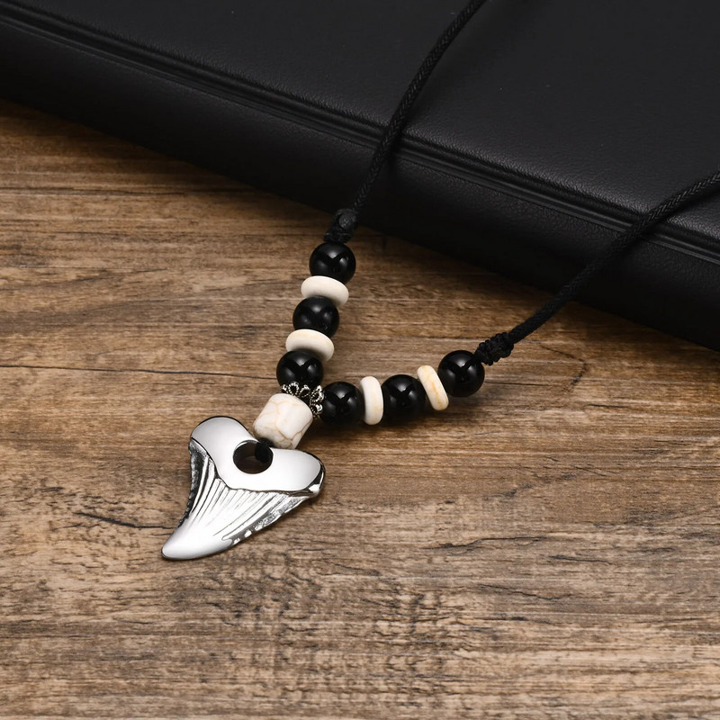 Vnox Cool Fashion ryklio dantų karoliai vyrams berniukui, nerūdijančio plieno gyvūnų dantų pakabukas, reguliuojama juoda grandinėlė