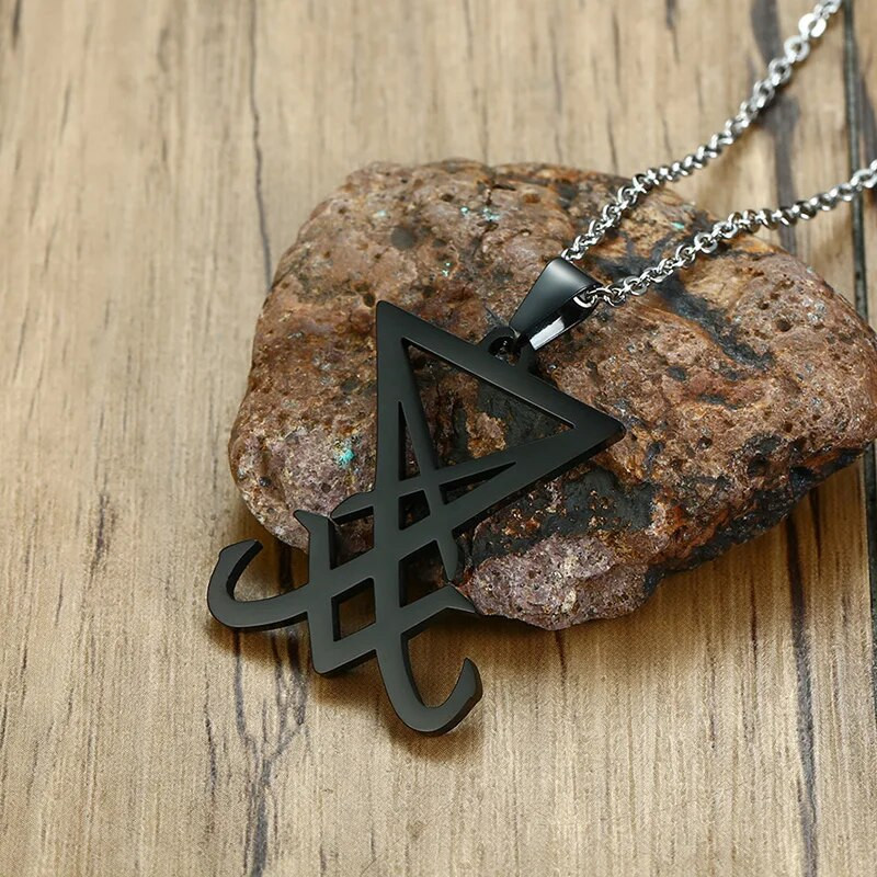 DEMONSKA STRANA LUCIFER SATANSKI NAKIT PEČAT SIGIL SIMBOL CHORONZON PRIVJESAK OGRLICA U CRNOJ GOTICI PAGAN SATAN UNISEX DRAGULI