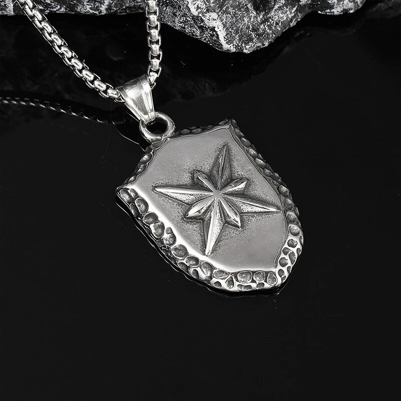 Κρεμαστό κολιέ ρετρό ανδρική ασπίδα για πανκ vintage καδένα από ανοξείδωτο ατσάλι για ανδρικό κοσμήματα μόδας Hiphop Casual