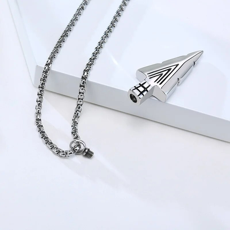 „Vnox“ vyriški „Arrowhead Kunai“ pirminiai urnos karoliai, „Rock Punk Spearhead“ pakabukų papuošalai, nerūdijančio plieno jubiliejaus dovana jam