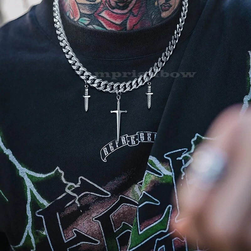 Mõõga kaelakee, mõõga ripats, keskaegsed mõõgaehted, pistoda kaelakee, pistoda ehted, roostevabast terasest ehted, ekskalibur