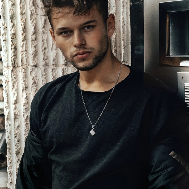 Paprasti 3D kubo karoliai vyrams berniukams, vandeniui atsparūs nerūdijančio plieno stilingi geometriniai kvadratiniai pakabukų papuošalai