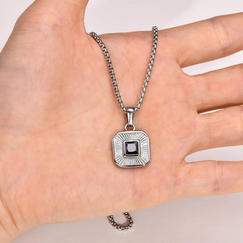 Meeste kaelakee, must geomeetriline ruudukujuline CZ kivist reljeefne kiirgusega päikesepurske ruudukujuline ripats, roostevabast terasest meeste ehted