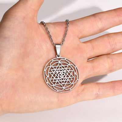 Vyriški Sri Yantra Mandala pakabukas karoliai juodos spalvos Lucky Charm nerūdijančio plieno palaimintieji dvasiniai papuošalai, 24 coliai