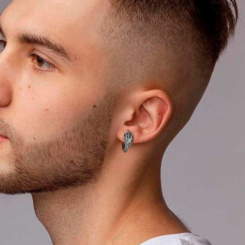 Vnox Retro Dragon Head Huggie, vanaaegsed roostevabast terasest meeste kõrvarõngad, lahedad traditsioonilised Hiina Lucky Almut Boy ehted