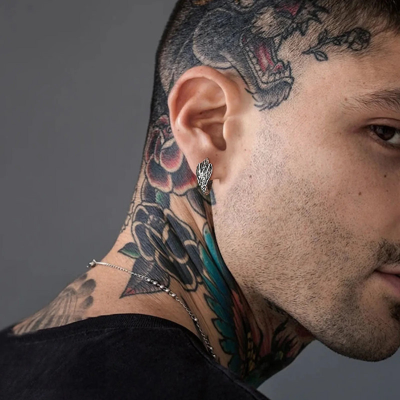 Vnox Retro Dragon Head Huggie, vanaaegsed roostevabast terasest meeste kõrvarõngad, lahedad traditsioonilised Hiina Lucky Almut Boy ehted