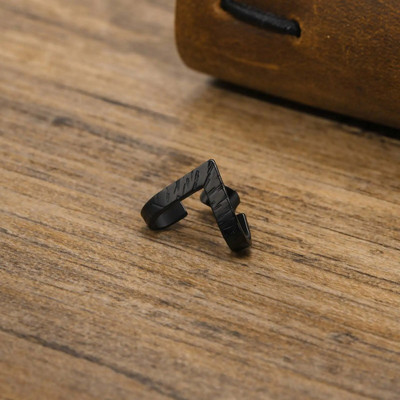 Nööpkõrvarõngad, meeste ümbriskõrvarõngad, roostevabast terasest geomeetriline kolmnurkkõrvarõngas, sünnipäevakingitus mehele Meeste kõrvarõngad, ehted