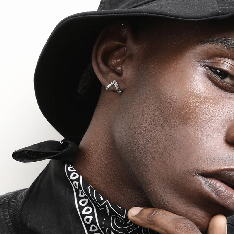 Nööpkõrvarõngad, meeste ümbriskõrvarõngad, roostevabast terasest geomeetriline kolmnurkkõrvarõngas, sünnipäevakingitus mehele Meeste kõrvarõngad, ehted