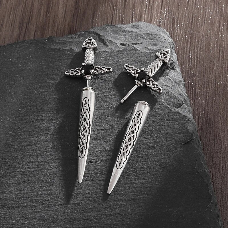Rock Punk Sword Muške naušnice s klinovima Vintage keltski čvor Plemenski amulet Hipoalergene naušnice Poklon za njega