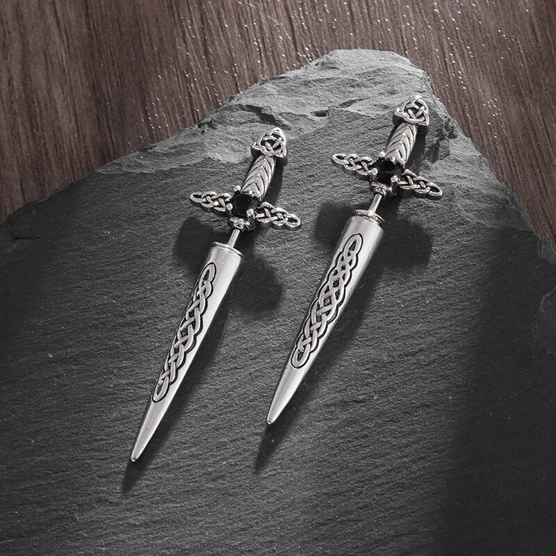 Rock Punk Sword Muške naušnice s klinovima Vintage keltski čvor Plemenski amulet Hipoalergene naušnice Poklon za njega