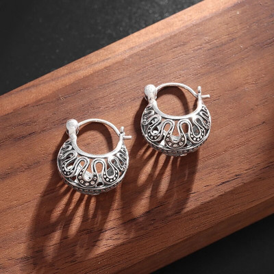 Retro mood Kuu kujuga õõnsa mustriga kõrvarõngad hüpoallergeensed kõrvarõngad naiste punk trendikad ehted