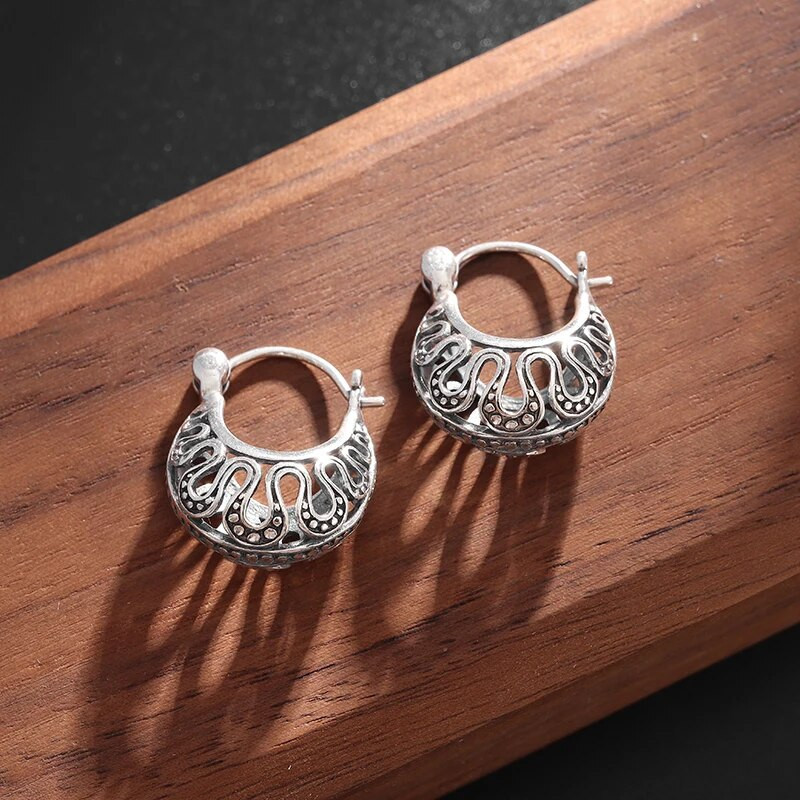 Retro mood Kuu kujuga õõnsa mustriga kõrvarõngad hüpoallergeensed kõrvarõngad naiste punk trendikad ehted