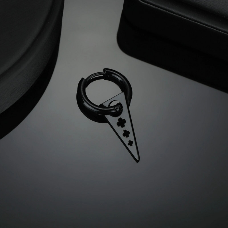 Punk-stiilis kõrvarõngad meestele naistele titaanist terasest kolmnurksed kõrvarõngad.