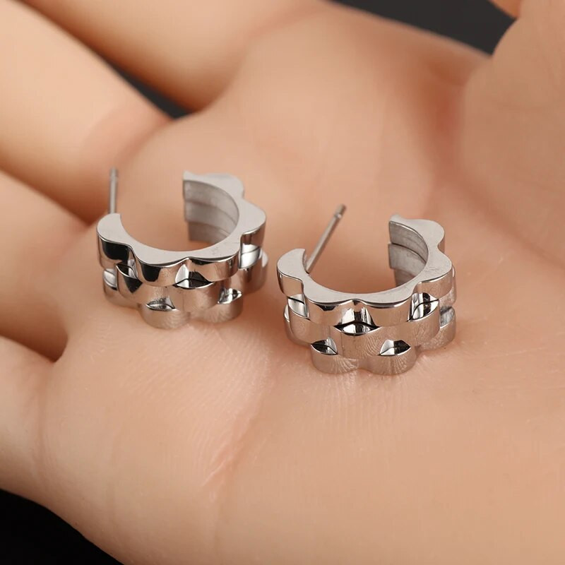 Modne kreativne valovite naušnice s klinovima u obliku slova C Hipoalergenske naušnice od nehrđajućeg čelika Ženski trendi nakit za punk parove Poklon