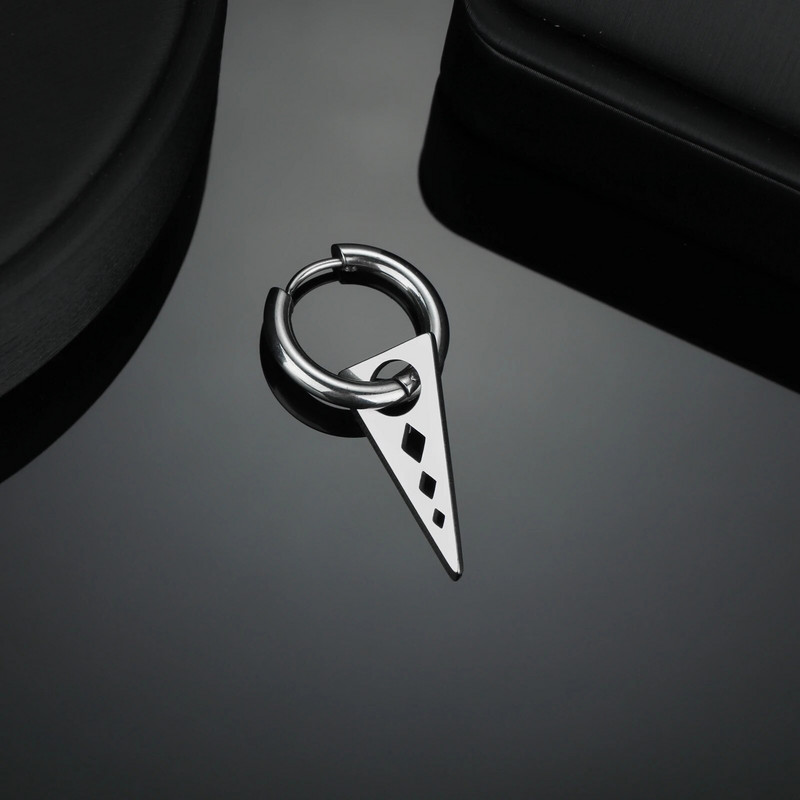 Roostevabast terasest Stud Huggie rippuvad kõrvarõngad naistele Meeste must kolmnurkkõrvarõngad Punk stiilis gooti kõrvarõngad