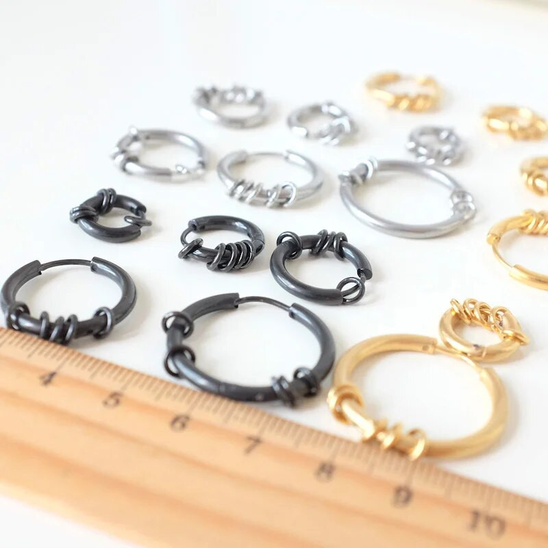 Vyriški/moteriški pankiški titano plieno auskarai maži apskritimai, apvalūs vielos auskarai, antialerginiai 316L nerūdijančio plieno auskarai, papuošalai