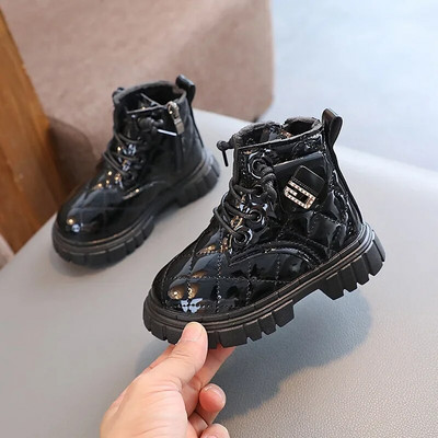 2023 Νέες μπότες για κορίτσια Παιδικά κοντές μπότες για την άνοιξη και το φθινόπωρο Baby Soft Glossy 2023 Kids Boys Britain PU Δερμάτινες μπότες Rhinestones