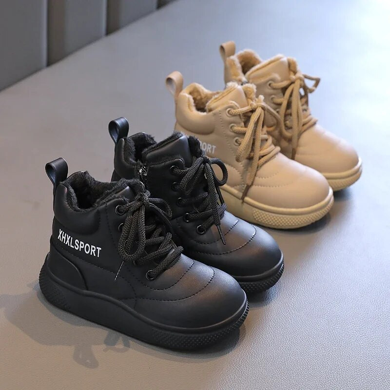 Tüdrukute saapad Pehme tallaga puuvillased kingad 2023. aasta sügis ja talv uued laste moekesed lühikesed saapad Pehmed laste nahast saapad poistele