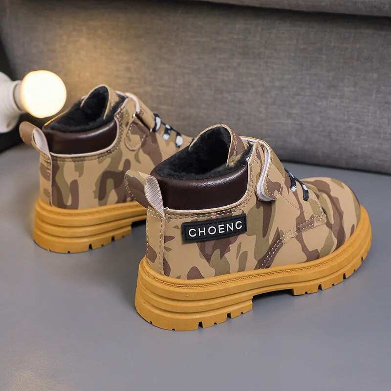 Φθινοπωρινές χειμερινές ζεστές βελούδινες μπότες χιονιού για αγόρια Camoufalge Army Αντιολισθητικές μπότες για κορίτσια Hook Outdoor παπούτσια Παιδικά μποτάκια