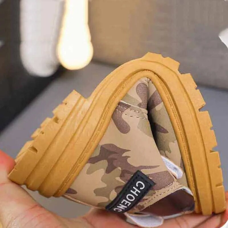 Φθινοπωρινές χειμερινές ζεστές βελούδινες μπότες χιονιού για αγόρια Camoufalge Army Αντιολισθητικές μπότες για κορίτσια Hook Outdoor παπούτσια Παιδικά μποτάκια