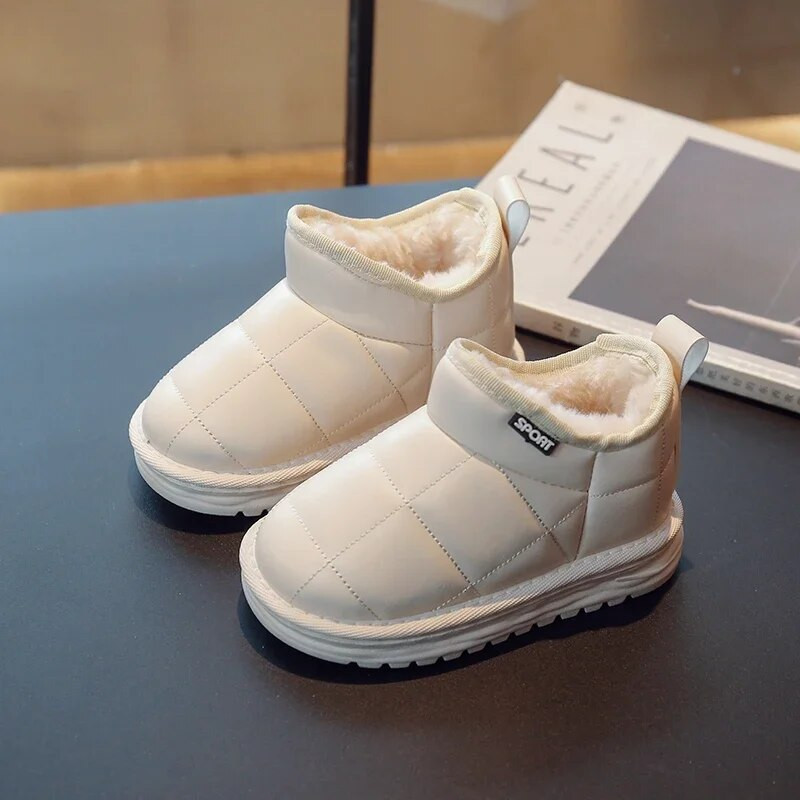 Zimske čizme za snijeg za djevojčice Djevojčice 2024. Nove dječje debele pamučne cipele Jednobojne kratke čizme za dječake Tople plišane neklizajuće dječje čizme