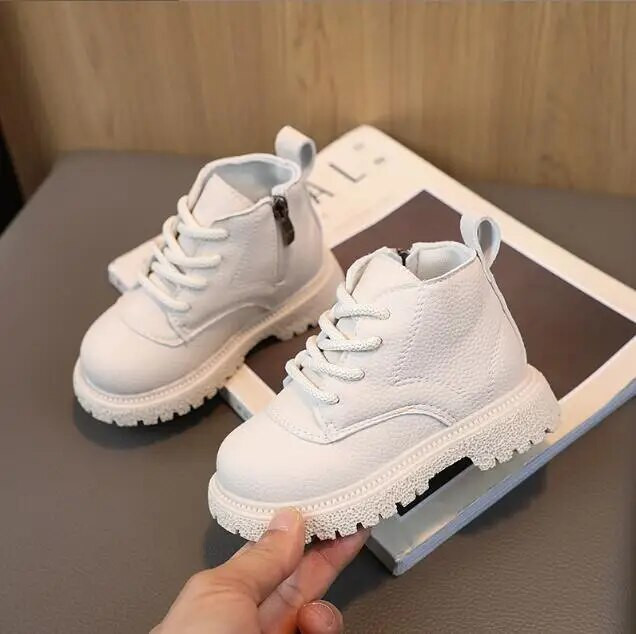 Laste lumesaapad 2023 sügistalvine stiil pluss sametist lühikesed puuvillased saapad poistele ja tüdrukutele lühikesed poolsaapad laste spordijalatsid